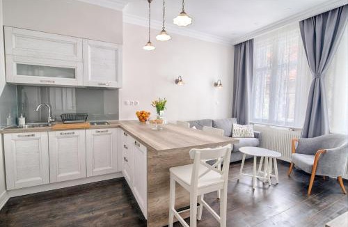 Ljubljana Old Town Apartment | Sweet 16 Studio