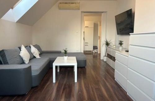 Vrhnika Apartment | Tara's apartment