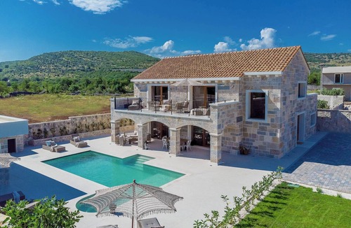 Businci Villa | Tennis, Football, Playground, Pool & Spa - James Bond Mansion