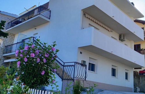 Podstrana Apartment | Three bedroom apartment with terrace and sea view Stobreč, Split (A-24425-a)