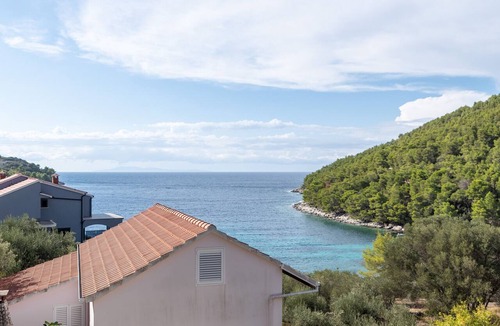 Vela Luka Apartment | Three bedroom apartment with balcony and sea view Cove Poplat, Korčula (A-20023-a)