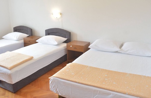 Razanj Apartment | Three bedroom apartment near beach Ražanj, Rogoznica (A-7606-a)