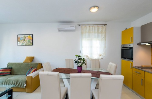 Grebastica Apartment | Three bedroom apartment with terrace Grebaštica, Šibenik (A-17831-c)