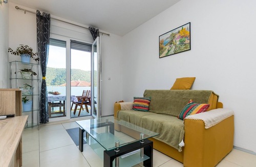Grebastica Apartment | Three bedroom apartment with terrace Grebaštica, Šibenik (A-17831-c)