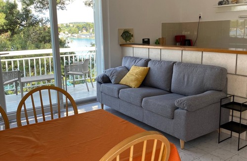 Lumbarda Apartment | Three bedroom apartment near beach Lumbarda, Korčula (A-135-a)