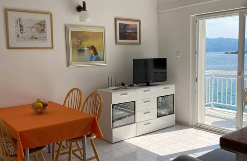 Lumbarda Apartment | Three bedroom apartment near beach Lumbarda, Korčula (A-135-a)