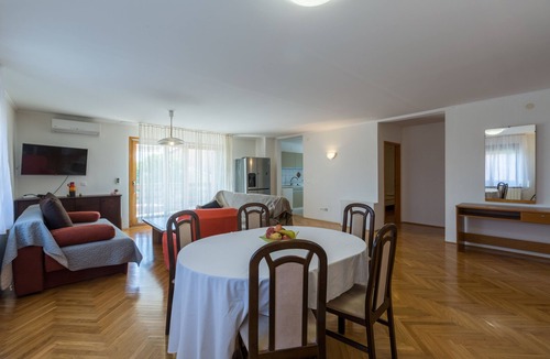 Novigrad Apartment | Three bedroom apartment with terrace Novigrad (A-11242-b)