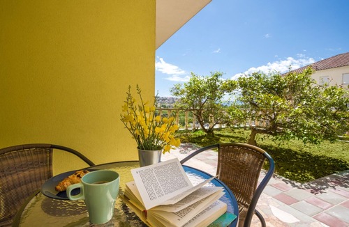 Stobrec Apartment | Three bedroom apartment with terrace Stobreč, Split (A-25554-a)