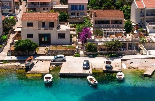 Zrnovo Apartment | Three bedroom apartment near beach Žrnovska Banja, Korčula (A-9705-a)