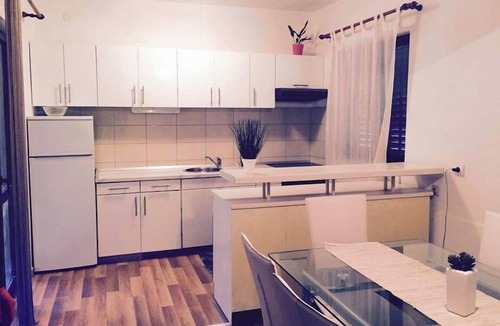 Zrnovo Apartment | Three bedroom apartment with terrace Žrnovska Banja, Korčula (A-3154-a)