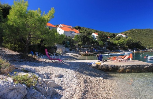 Zrnovo Apartment | Three bedroom apartment near beach Tri Žala, Korčula (A-174-e)