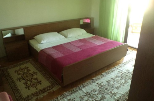 Lopar Apartment | Three bedroom apartment with terrace Lopar, Rab (A-17436-b)
