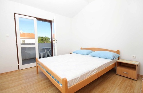 Zrce Apartment | Three bedroom apartment with balcony Novalja, Pag (A-9350-b)