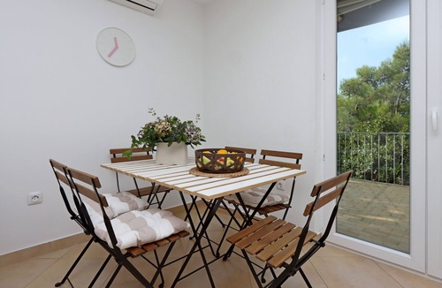 Omisalj Apartment | Three bedroom apartment with terrace Omišalj, Krk (A-5298-a)