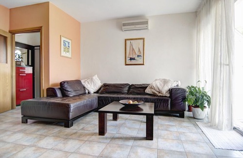 Pucisca Apartment | Three bedroom apartment with terrace Pučišća, Brač (A-754-d)