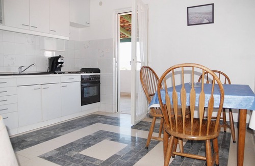 Supetar Apartment | Three bedroom apartment with terrace and sea view Supetar, Brač (A-5667-c)