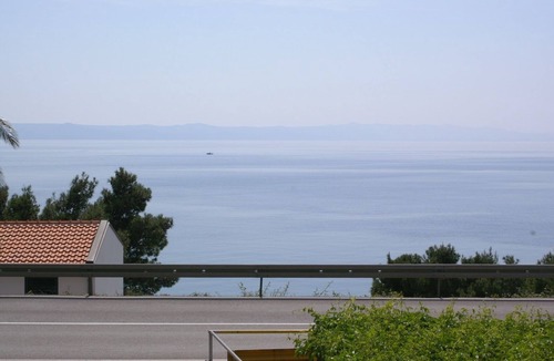 Tucepi Apartment | Three bedroom apartment near beach Tučepi, Makarska (A-2677-b)