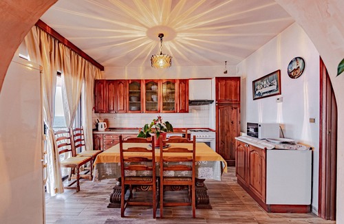 Prigradica Apartment | Three bedroom apartment near beach Prigradica, Korčula (A-627-e)
