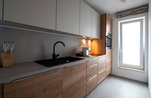 Sezana Apartment | Three Bedroom Apartment with Balcony and pool