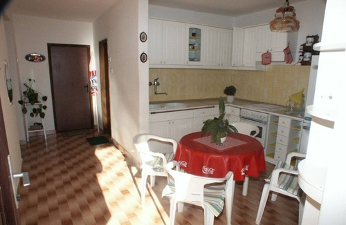 Tijesno Apartment | Three bedroom apartment with terrace and sea view Tisno, Murter (A-814-a)
