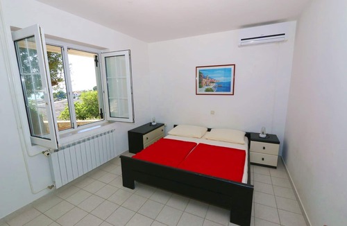 Jakisnica Apartment | Three bedroom apartment with terrace and sea view Jakišnica, Pag (A-6584-a)