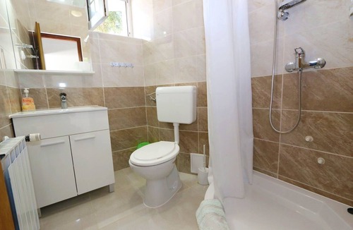 Jakisnica Apartment | Three bedroom apartment with terrace and sea view Jakišnica, Pag (A-6584-a)