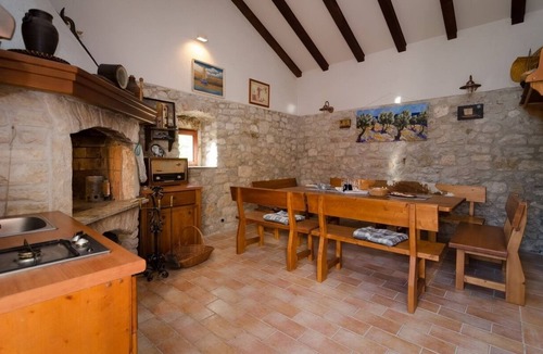 Nin Apartment | Three bedroom apartment with terrace Nin, Zadar (A-11900-a)