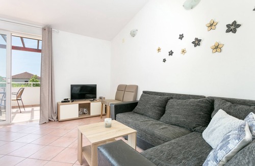 Kastel Stafilic Apartment | Three bedroom apartment with terrace and sea view Kaštel Štafilić, Kaštela (A-20843-a)