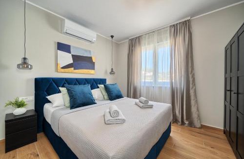Slatine Apartment | Tinas Place - Sea-View, Pool & Barbecue
