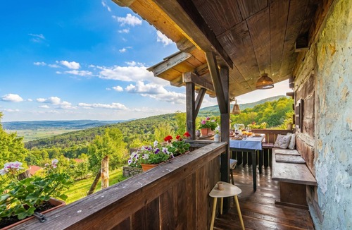 Crnomelj Ski Chalet | Tiny House Bibi/w Private Garden, Dragatuš, Slovenia