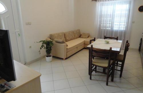 Rovinjsko Selo Apartment | Tona