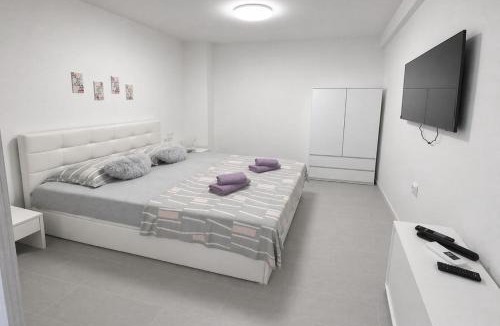 Komiza Apartment | Toni