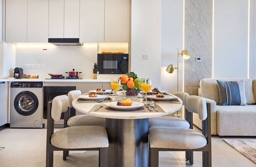 Dubai Sports City Apartment | Top Floor 2BR | Golf View | Vista Sports City