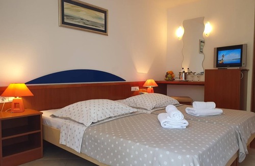 Omis Hotel | Tourist Settlement Brzet