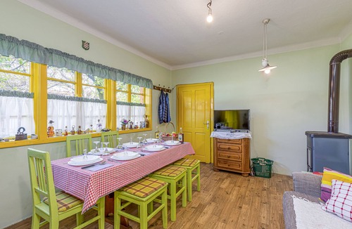 Velika House | Traditional Child Friendly Homestead Larva, Trenkovo, Croatia