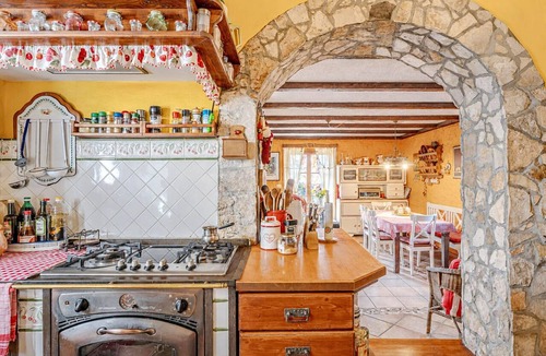 Kras House | Traditional Karst House Rozina/w Garden, Dutovlje, Slovenia