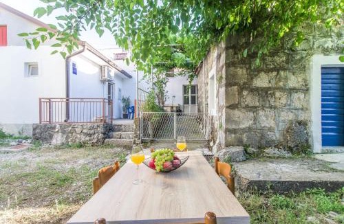 Vrgorac Apartment | Tranquil Retreat Apartment Bozic