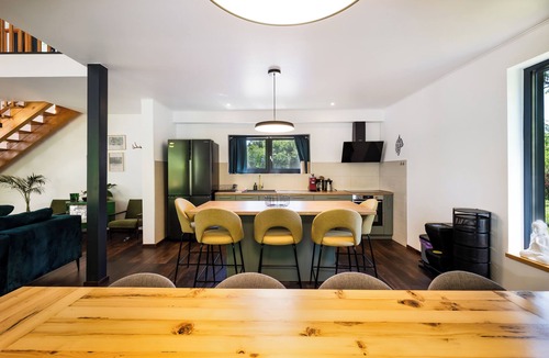 Slunj Apartment | Tree Elements