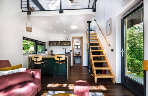 Slunj Apartment | Tree Elements