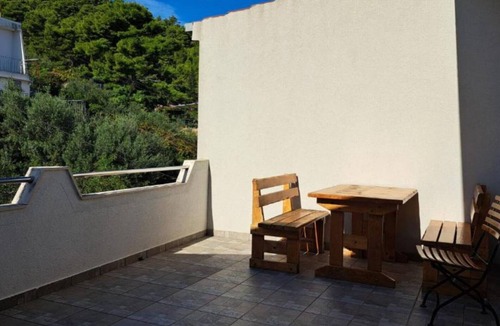 Stomorska Apartment | Two Bedroom Apartment With Terrace (Anja)