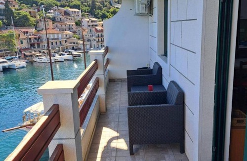 Stomorska Apartment | Two Bedroom Apartment With Terrace (Anja)