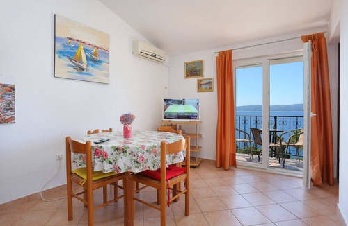 Lokva Rogoznica Apartment | Two bedroom apartment near beach Lokva Rogoznica, Omiš (A-2762-a)