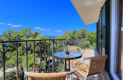 Lokva Rogoznica Apartment | Two bedroom apartment near beach Lokva Rogoznica, Omiš (A-2762-a)