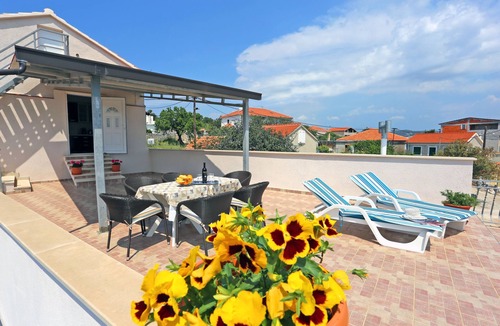 Drvenik Mali Apartment | Two bedroom apartment with terrace and sea view Drvenik Mali, Drvenik (A-15535-a)