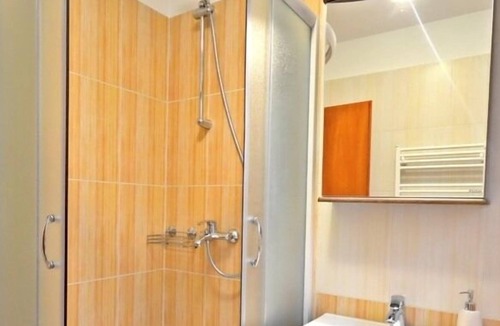 Podstrana Apartment | Two bedroom apartment near beach Podstrana, Split (A-16829-e)