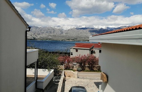 Vinjerac Apartment | Two bedroom apartment with terrace and sea view Vinjerac, Zadar (A-22585-b)