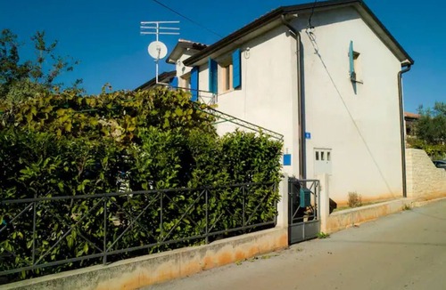 Zambratija Apartment | Two Bedroom Apartment with Terrace and Garden