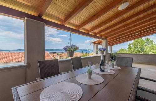Bibinje Apartment | Two bedroom apartment with terrace and sea view Bibinje, Zadar (A-17554-a)
