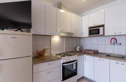 Bogomolje Apartment | Two bedroom apartment near beach Cove Solotiša, Hvar (A-4623-a)