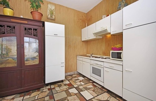 Dugi Rat Apartment | Two bedroom apartment near beach Dugi Rat, Omiš (A-7575-c)